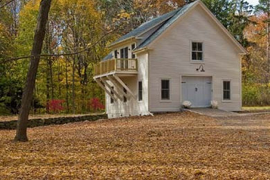 Example of a classic exterior home design in Boston