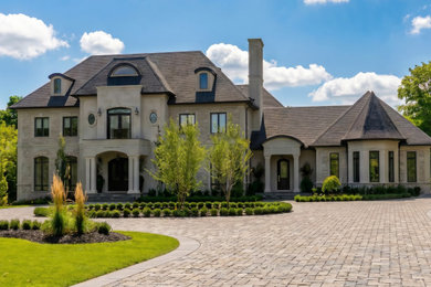 Example of an exterior home design in Toronto