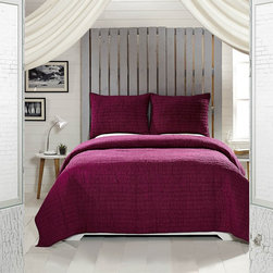 Rochelle by Bella Taylor Home Quilt Set in Boysenberry - Quilts And Quilt Sets