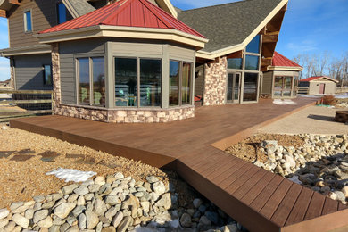 Example of an arts and crafts deck design