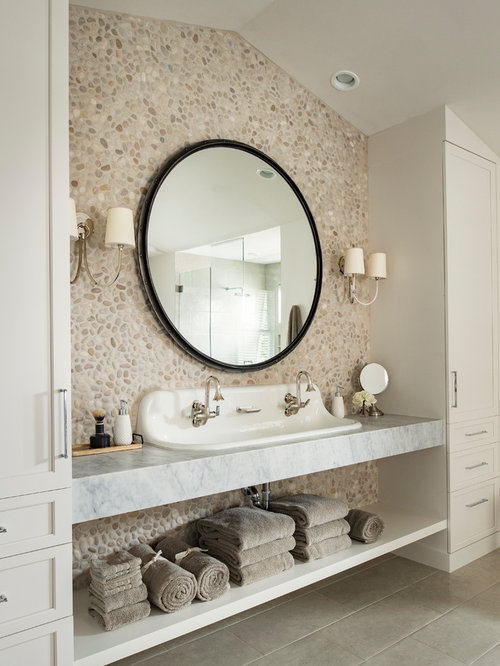 Badezimmer mit Kieselfliesen Ideen, Design & Bilder | Houzz