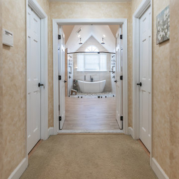 Spacious Bright Bathroom