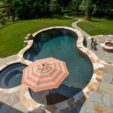 Curve Pool and Patio Design