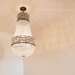 Lofty Living - Chandeliers
