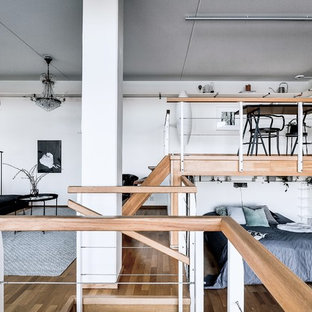 Immagine di un piccolo soggiorno nordico