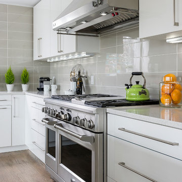 Modern White Kitchen in Rowayton