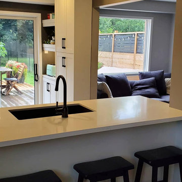 Before and After kitchen renovation in Barrie