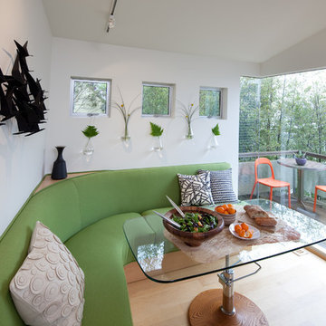 Tiny house: Flexible use dining and entry area by Kimball Starr Interior