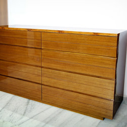 Metaphor | 8-Drawer Contemporary Chest of Drawers in High-Gloss Finish - Dressers