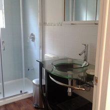 Tiny Bathroom, Brondyke