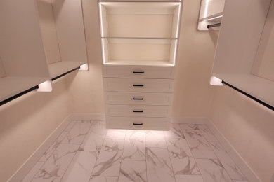Example of a closet design in Seattle