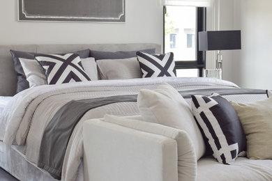 Bedroom photo in Los Angeles