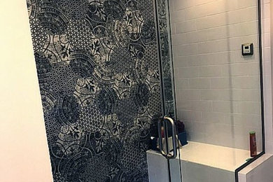 Example of a trendy bathroom design