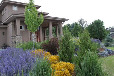 This is an example of a contemporary landscaping in Denver.