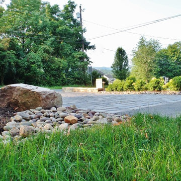 Natural Stone Mailbox/Walls and Courtstone Drive