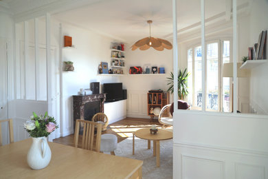 Aménagement d'un salon scandinave de taille moyenne et ouvert.