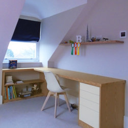 Kid's Attic bedrooms - Desk with Drawers - Products