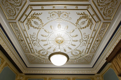 Inspiration for a timeless home office remodel in Omaha