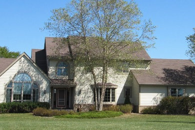 Example of an exterior home design in Milwaukee