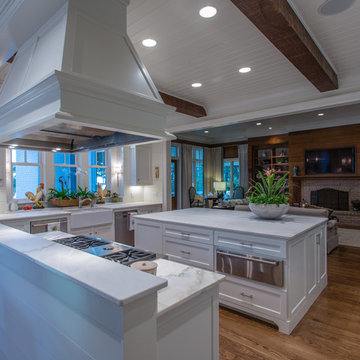 Classic Upscale Waterfront Cottage with Commanding View