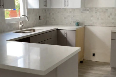 Example of a kitchen design in Miami