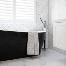Master Bathroom: Crisp & Clean