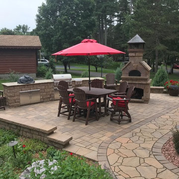 Lakeside Outdoor Living in a Tight Space