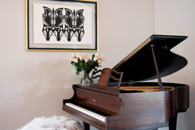 Inspiration for a contemporary home design remodel in Tampa