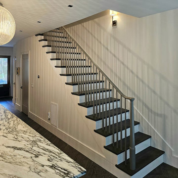 Project #112 | Traditional Staircase with Continuous Rail System