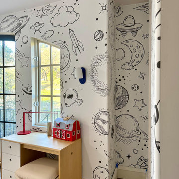 Modern Space-Themed Kids’ Bedroom with Creative Design