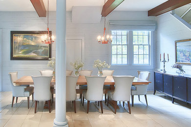 Dining room photo in Miami
