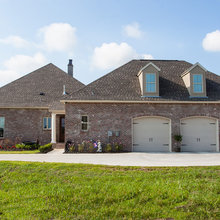 garage view of home