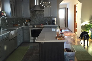 Kitchen - kitchen idea in Denver