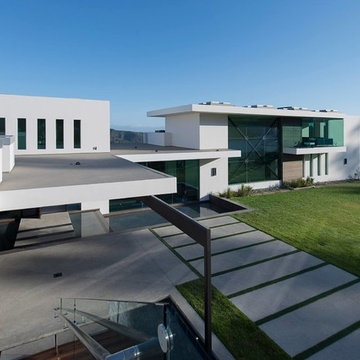 Benedict Canyon Beverly Hills modern architectural mansion exterior