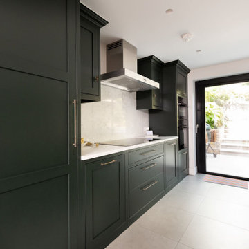 Classic In-Frame Shaker Kitchen & Bar - Islington