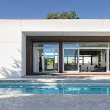 Lake House Residence