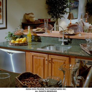 Wet Bar with dishwasher