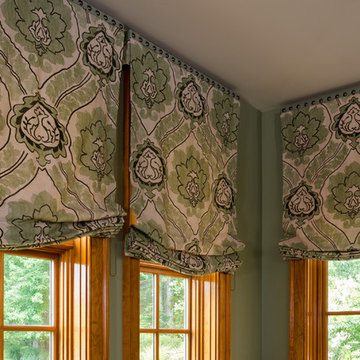 Mixing It Up in a Manakin Sabot Dining Room