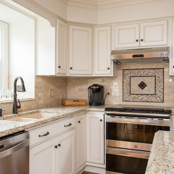 equal sized double oven free standing range