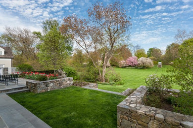 Design ideas for a traditional landscaping in New York.
