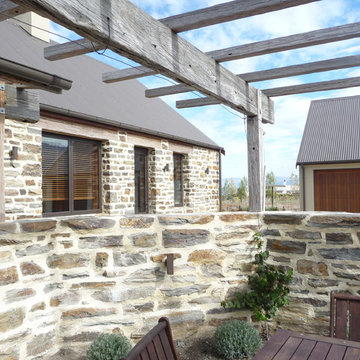 Lake Dunstan Stone House