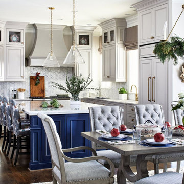 Timeless And Bold Holiday Decor