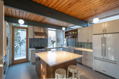 Design ideas for a midcentury kitchen in Edmonton.