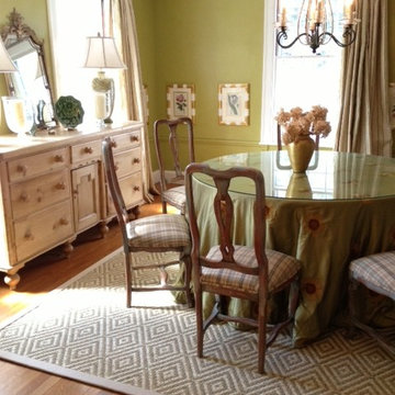 Bordered Sisal Area Rug in Dining Room
