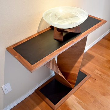 Jimmy V hall table