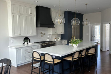 Minimalist kitchen photo in Vancouver