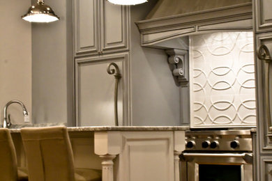 Kitchen - contemporary kitchen idea in Dallas