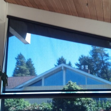 Sunscreen roller shades