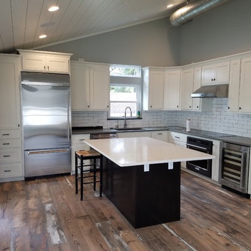 Modern Lakehouse in Huntsville Texas