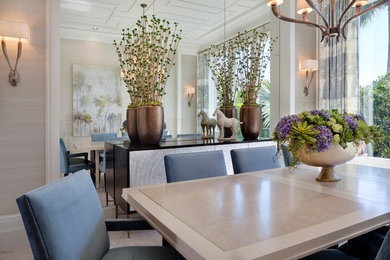 Example of a dining room design in Miami